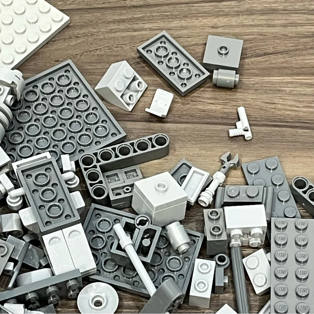 Lot Of Gray Lego Pieces From Various Sets 9.4 Ounces